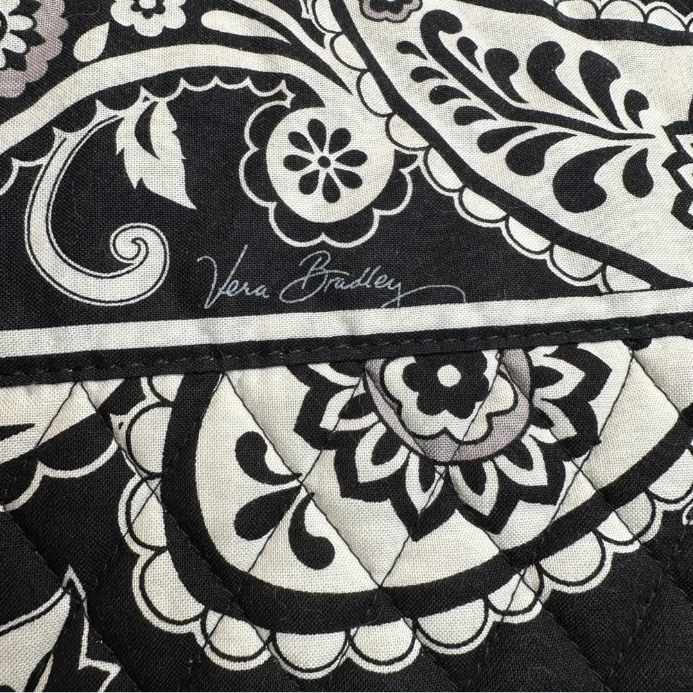 Vera Bradley Original Vera Tote Bag Midnight‎ Paisley Black White Quilted Iconic